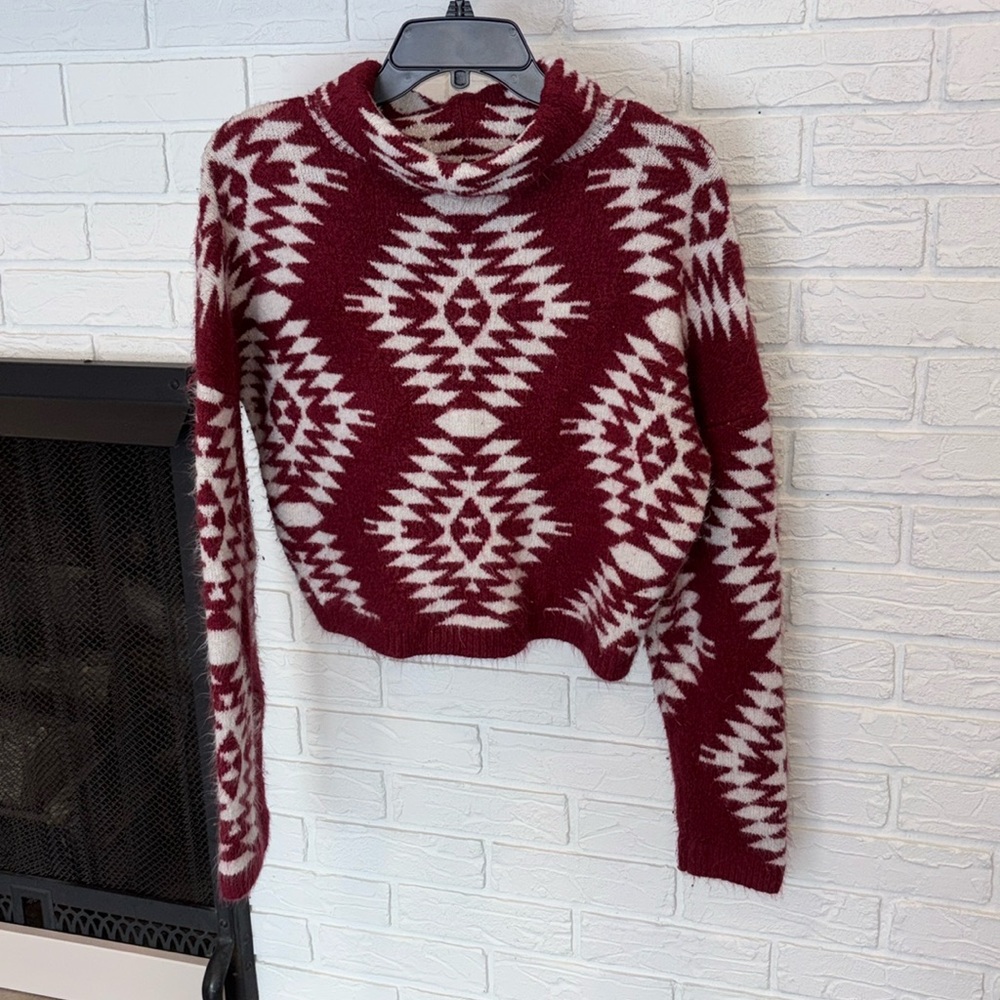 Juniors Aztec Design Sweater Size Large (11-13)